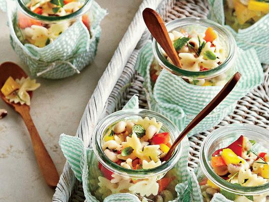 Salade de pâtes photo: Créateur de salades par ingrédients