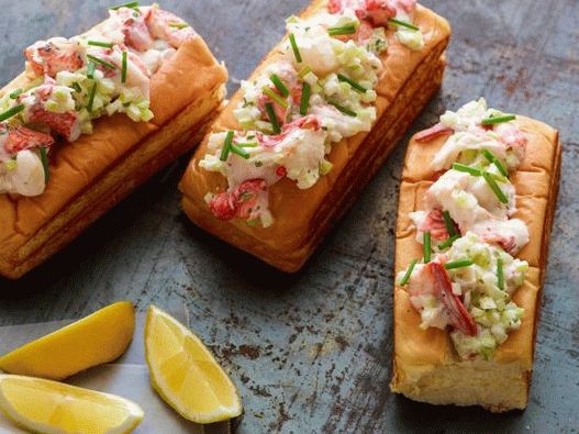 Photo sandwich au beurre avec du homard pour un enfant