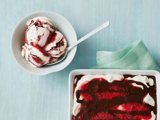 Photo glace napolitaine aux fraises
