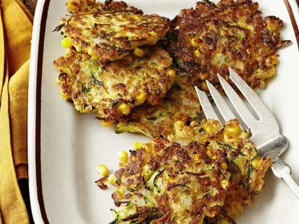 Photo beignets de maïs et courgettes
