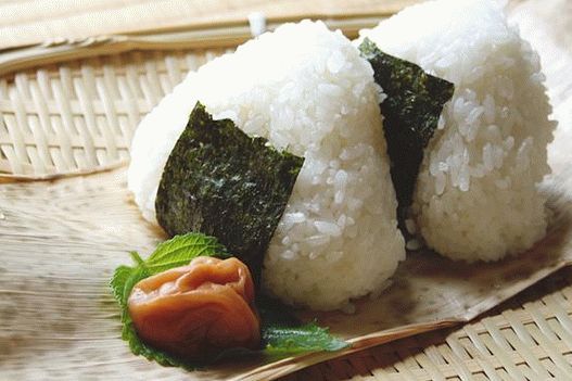 Photo de sushis Onigiri (boulettes de riz)