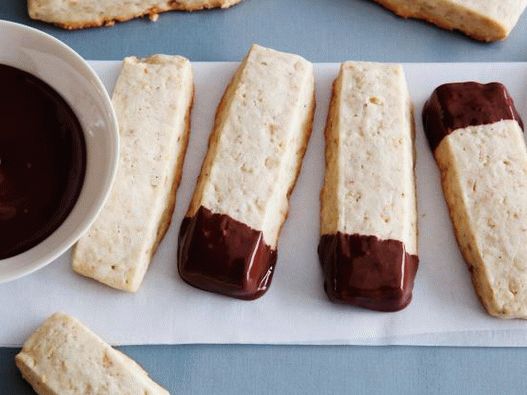 Photo de biscuits aux pépites de chocolat et aux noix