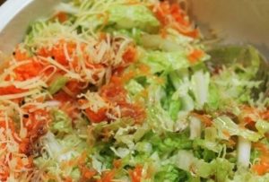 Salade de légumes aux graines de cumin