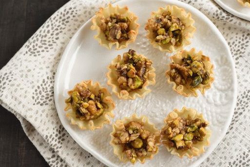 Photo de Baklava sous forme de paniers