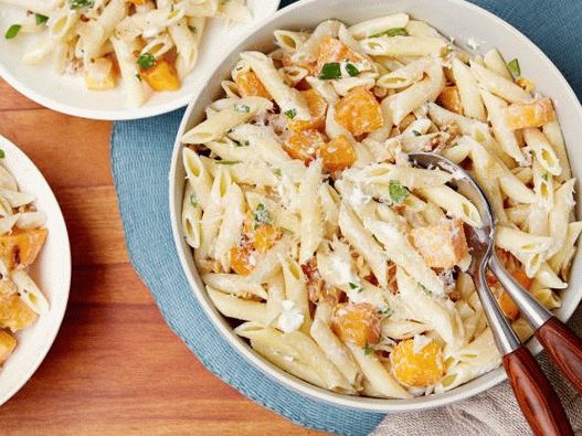 Photo Penne avec citrouille à la noix de muscade et fromage de chèvre