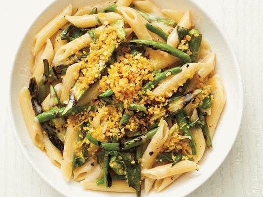 Photo de penne avec okra frit et haricots verts