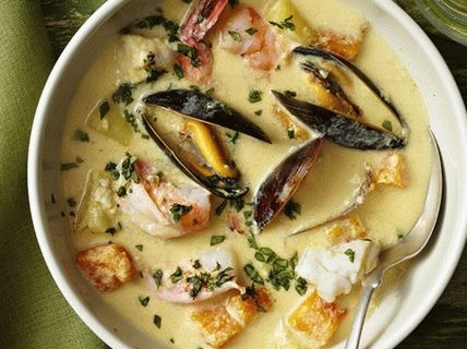 Photo de la purée de soupe de fruits de mer péruvienne
