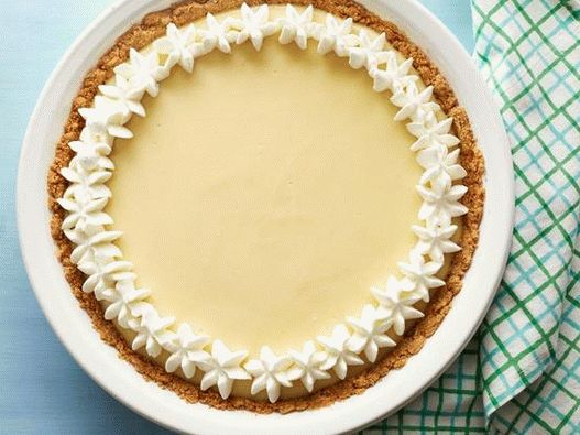 Tarte à la crème avec des bananes sans cuisson