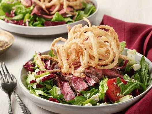 Grosse salade avec steak
