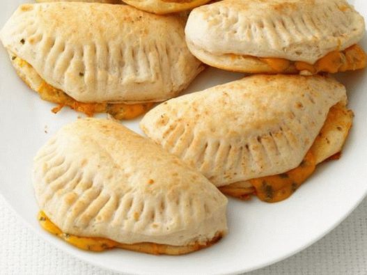 Photo du plat - Tournovers farcis au cheddar et oignons verts