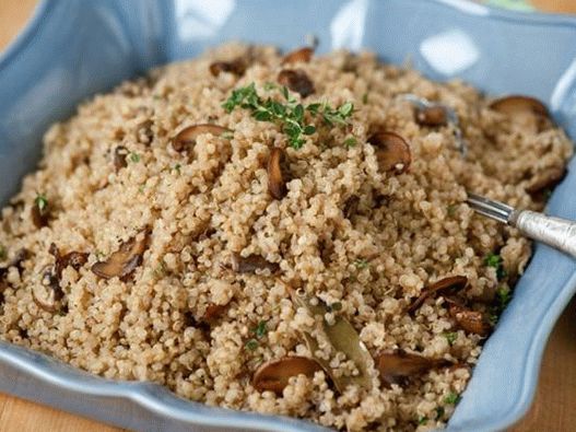 Pilaf de quinoa aux champignons cremini