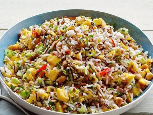 Salade de riz aux concombres et mangues