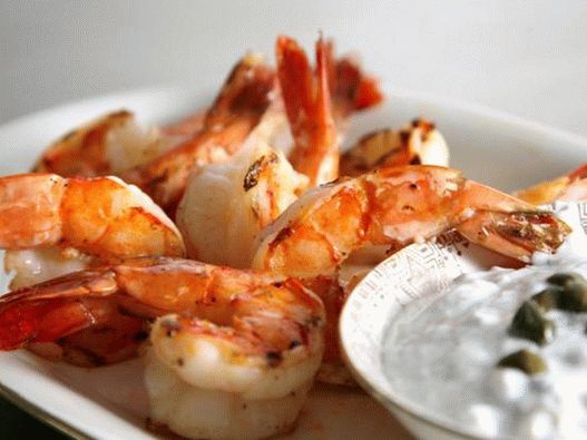 Crevettes grillées à la sauce aux câpres zadziki