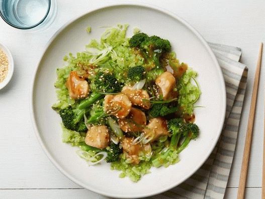 Poulet au sésame avec riz au brocoli