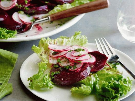 Salade de betteraves bouillies au radis