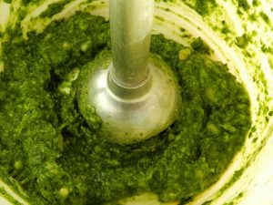 Riz aux cacahuètes et au pesto