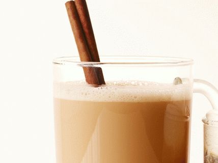 Photo thé de Noël avec du rhum et de la vodka à la vanille