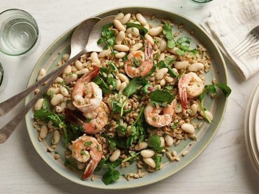 Photo Salade de blé entier aux crevettes