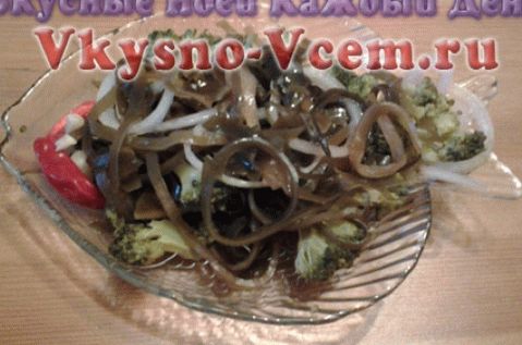 Salade d'algues sèches au brocoli