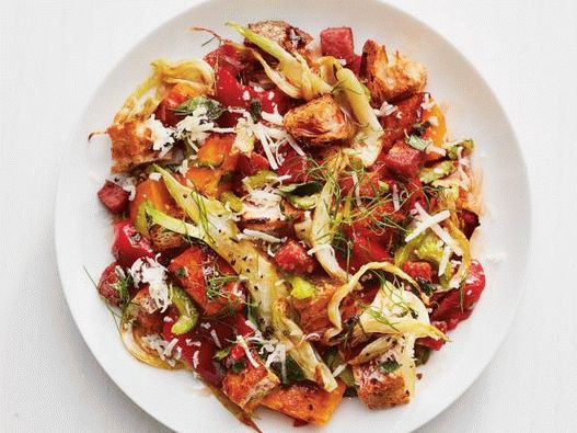Photo Salade Panzanella à la citrouille et au salami