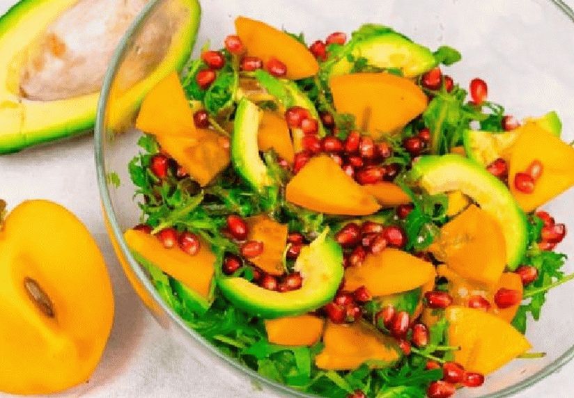 Salade d'avocat et de kaki