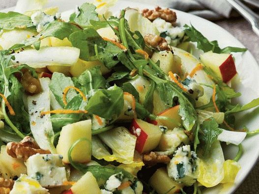 Salade de photos avec endives, oranges et roquefort
