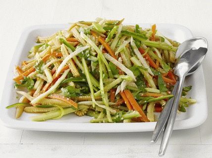 Salade de maïs, hikama et carottes à la asiatique