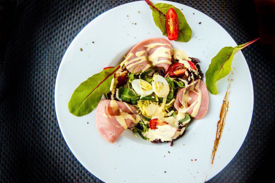 Salade de jambon et fromage