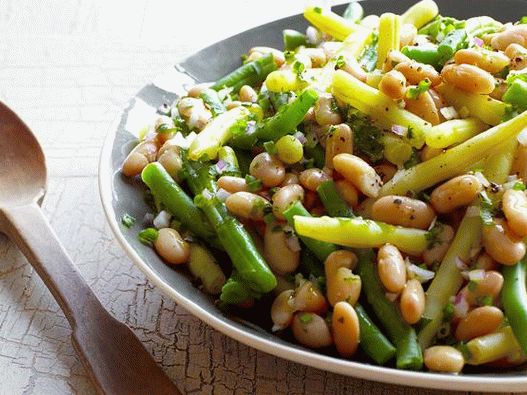 Salade de photo avec des haricots verts et blancs