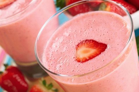 Le smoothie à la fraise le plus rapide