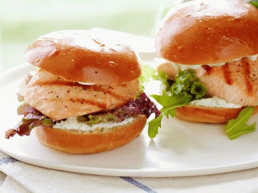 Sandwich au saumon grillé avec photo