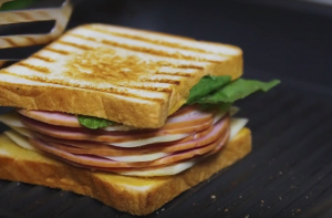 Sandwich Au Jambon Et Au Fromage - 2