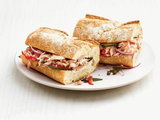 Sandwichs photo au thon et aux câpres