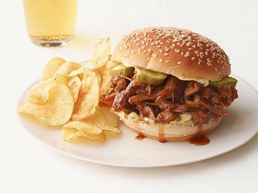 Photo sandwichs au porc à la cajun cuits à la mijoteuse