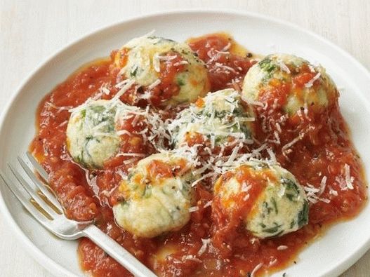 Photo boulettes de fromage à la sauce tomate