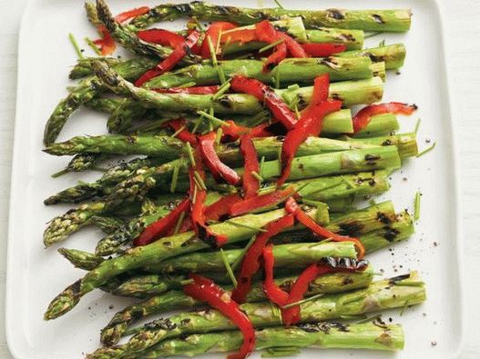 Photo d'asperges sucrées grillées