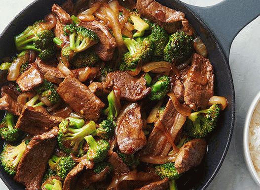 Photo Steak au brocoli cuit à la sauce d'huître asiatique