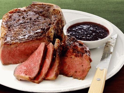 Photo Steak avec vin rouge et sauce à l'échalote