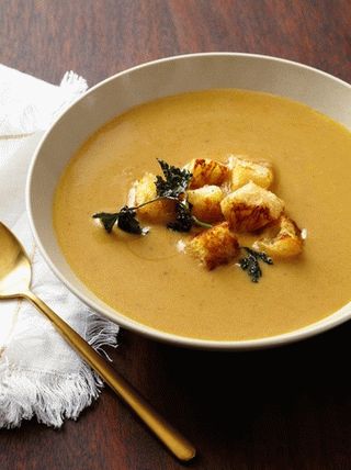 Photo de soupe de châtaignes au persil frit