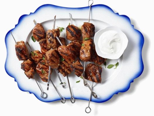 Photo de Suvlaki vue d'un gigot d'agneau