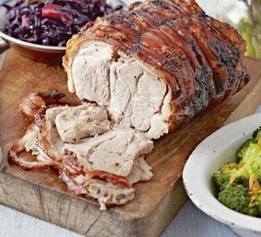 Photo Cou de porc cuit dans une manche dans une marinade au miel et à la moutarde