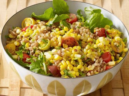 Photo Salade tiède de grains de blé et de blé