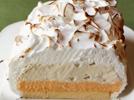 Photo de gâteau de meringue à la crème glacée