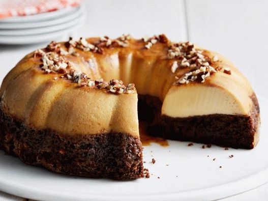 Photo gâteau au chocolat avec soufflé