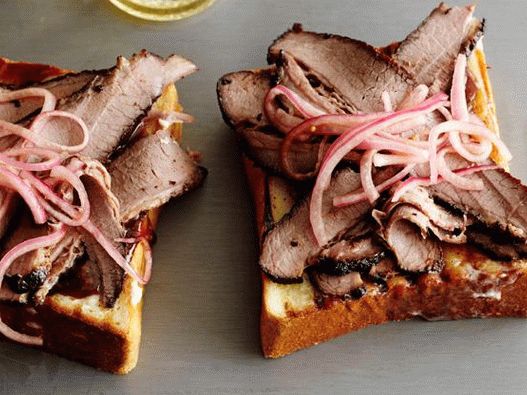 Photo de poitrine grillée fumée grillée au Texas