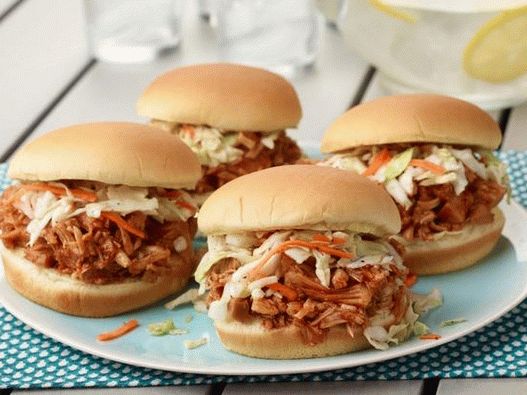 Dish Photography - Sandwichs déchiquetés de jacquier avec sauce barbecue