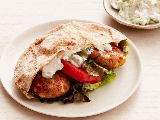 Photographie de plat - Mini burger de pizza végétarienne