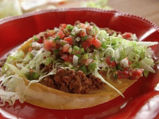 Photo du plat - Quesadilla au fromage avec sauce à la viande et salsa fraîche