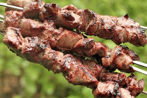 Brochettes de poulet délicieuses: recettes de marinades