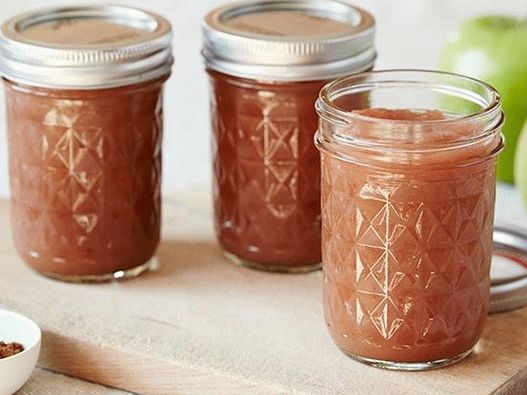 Photo confiture de pommes dans une cocotte